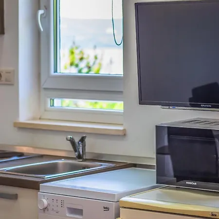 Sea Bliss - Private Tiny House Apartment Omis